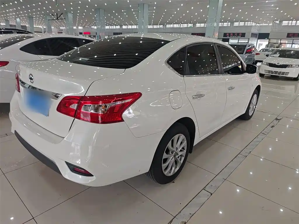 Sylphy Classic 1.6 XE CVT Comfort