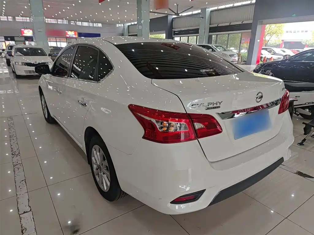 Sylphy Classic 1.6 XE CVT Comfort