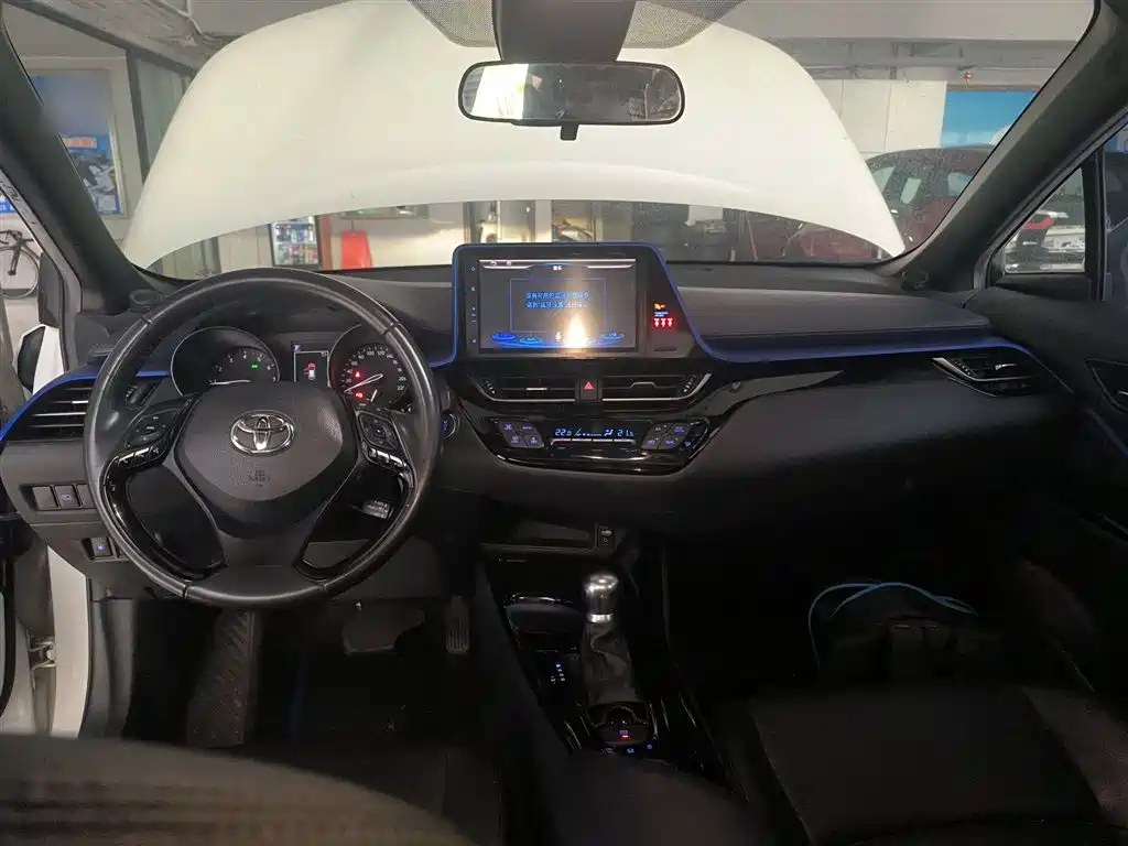 Toyota C-HR 丰田C-HR 2018款 2.0 L 旗舰天窗版 国V