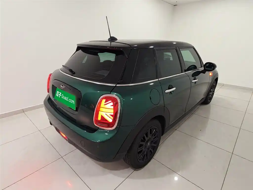 MINI 1.5 T COOPER Classic 5-door