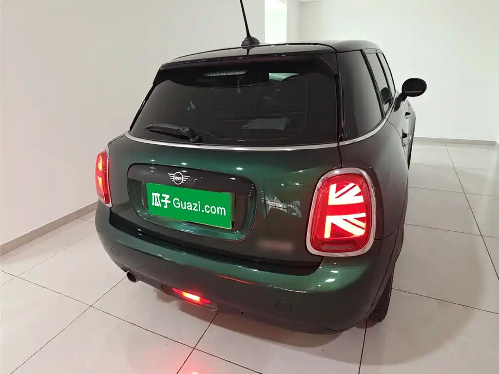 MINI 1.5 T COOPER Classic 5-door