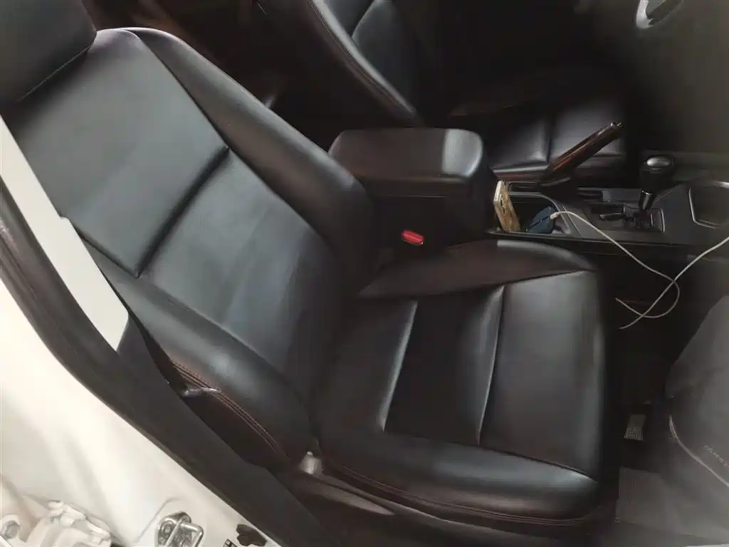 RAV4 2.0 L CVT 2 WD Pioneer CN-V