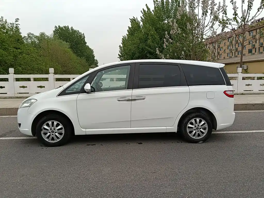 Luxgen 7 MPV 大7 MPV 2015款 2.0 T 商务型