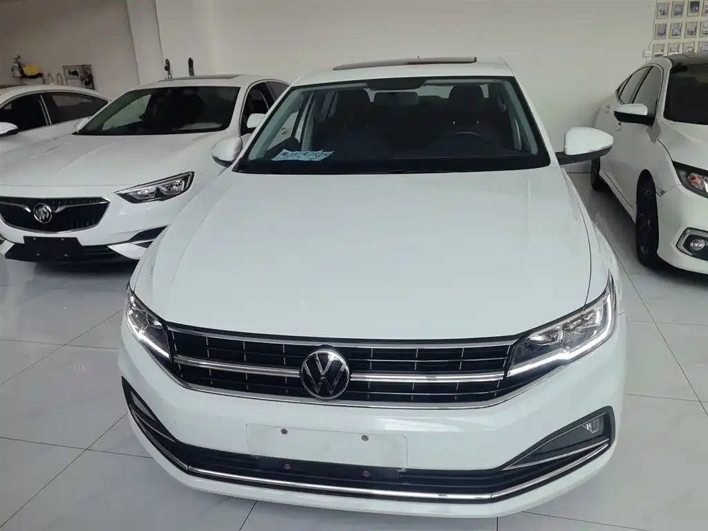 Bora 1.5 L Auto Comfort Connected