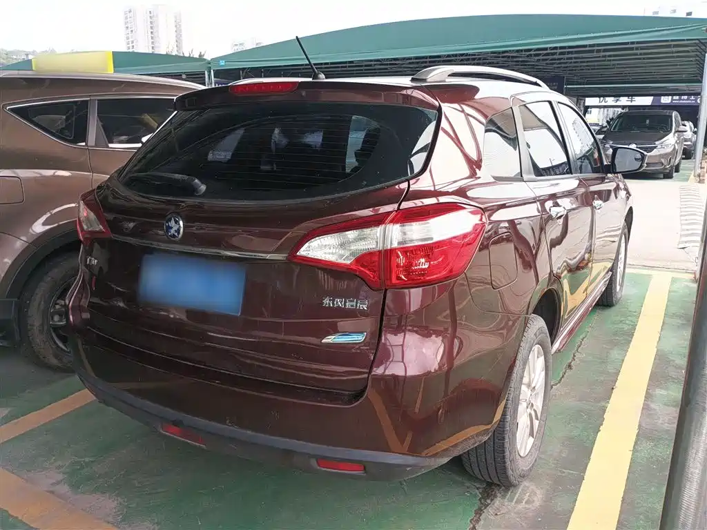 Venucia T70 启辰T70 2016款 2.0 L CVT睿趣版