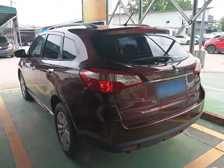 Venucia T70 启辰T70 2016款 2.0 L CVT睿趣版