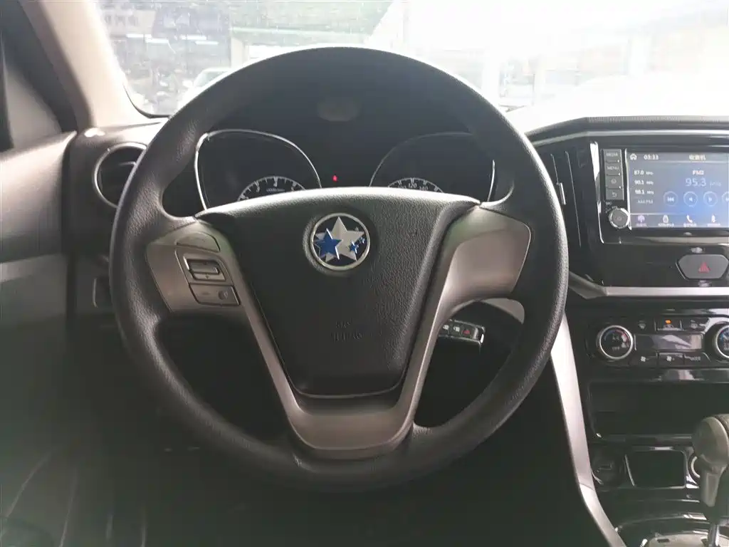 Venucia T70 启辰T70 2016款 2.0 L CVT睿趣版