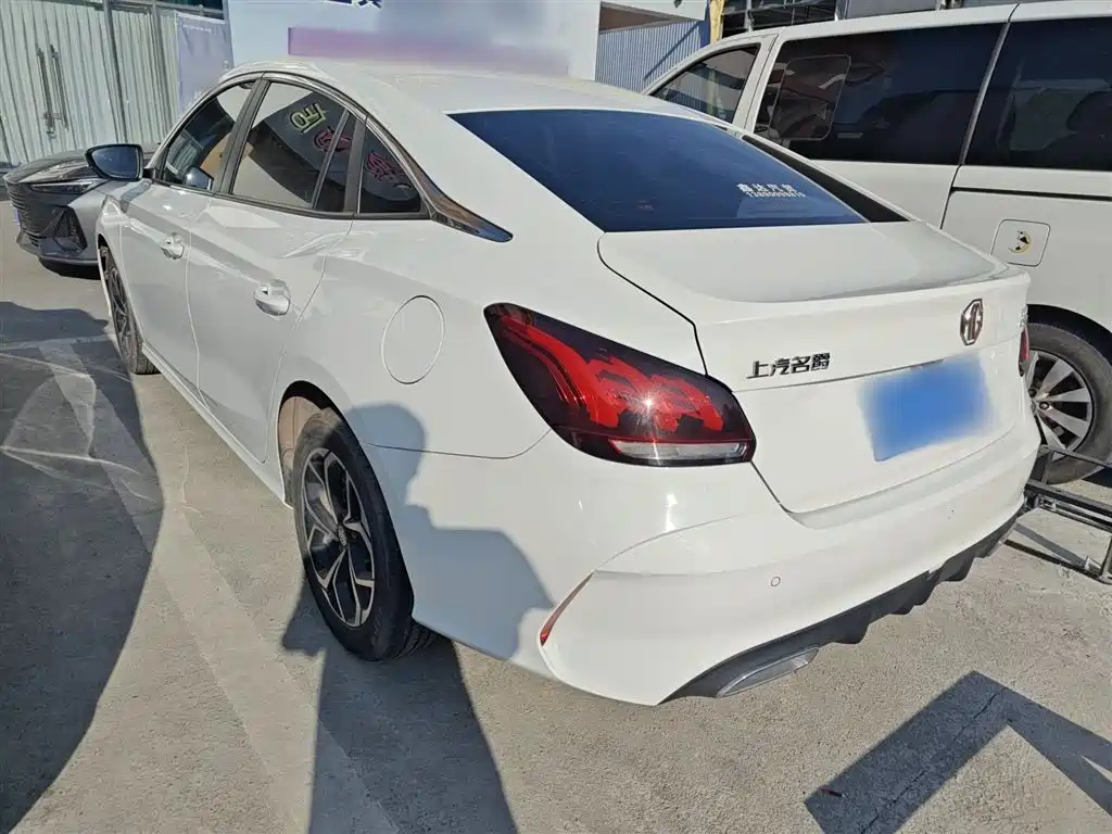 MG5 180 DVVT CVT Youth Luxury
