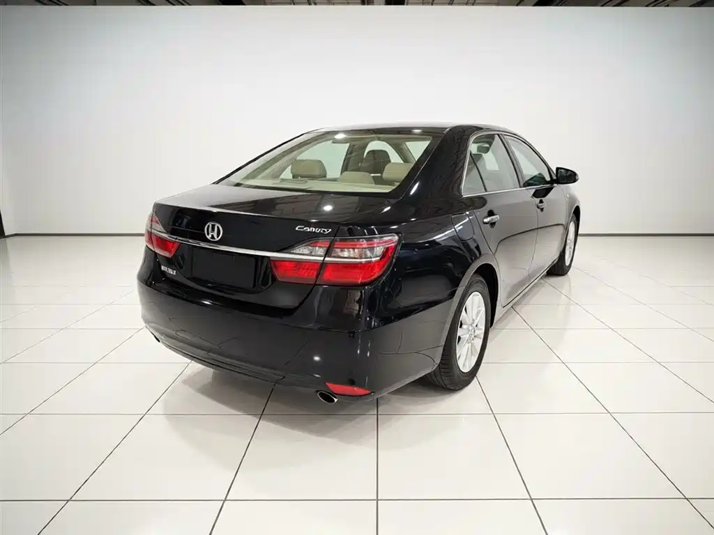 Camry 2.0 G Leading