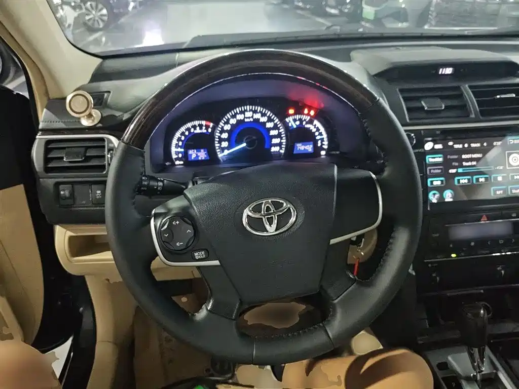 Camry 2.0 G Leading