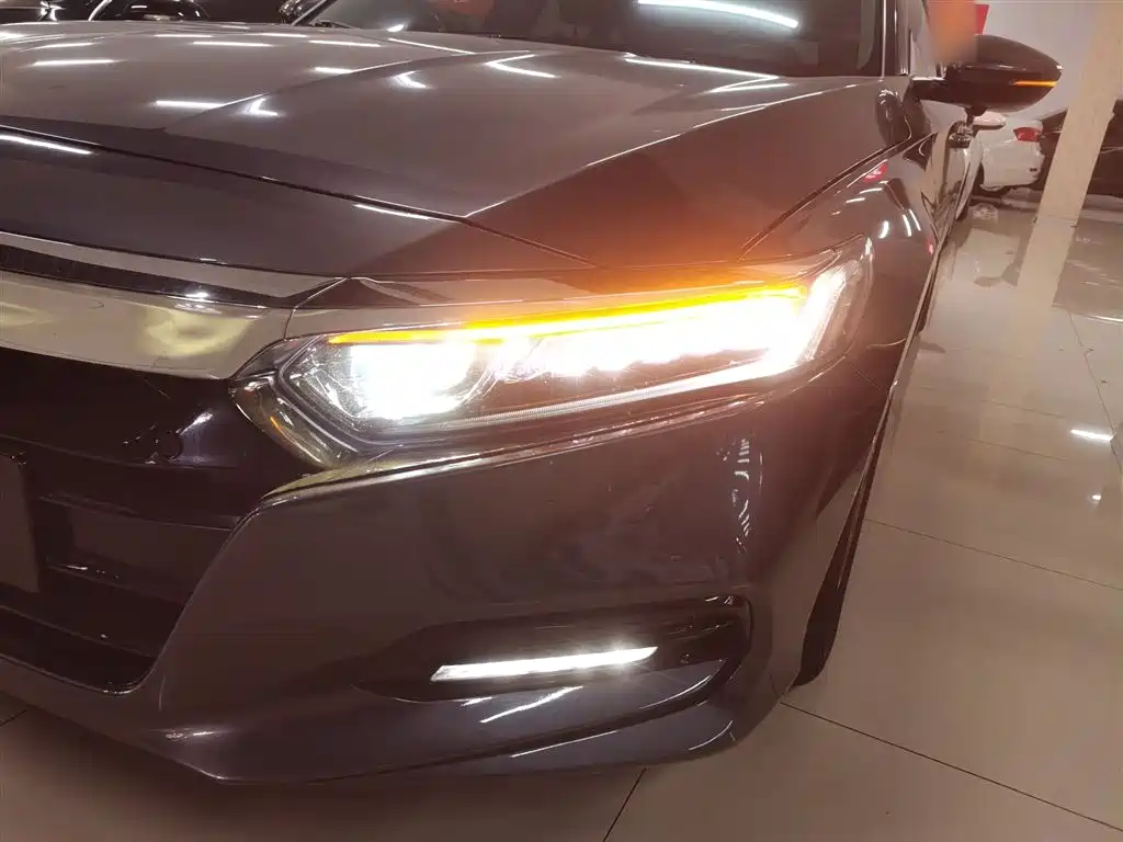 Accord 260 TURBO Luxury CN-VI