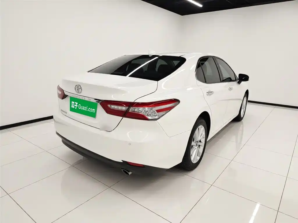Camry 2.0 G Luxury
