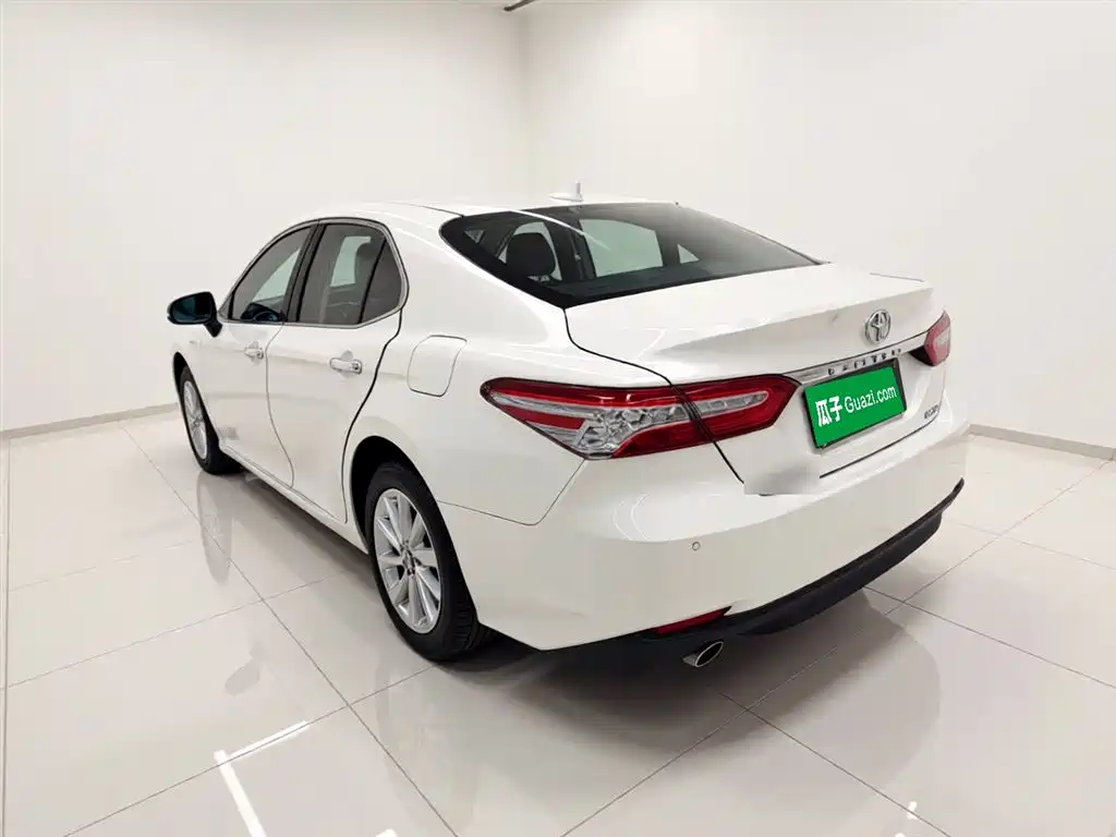 Camry 2.0 G Luxury
