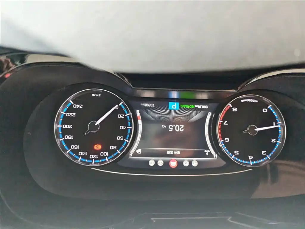 GAC Trumpchi GS8 320 T 2 WD Luxury Connected (7-seat)