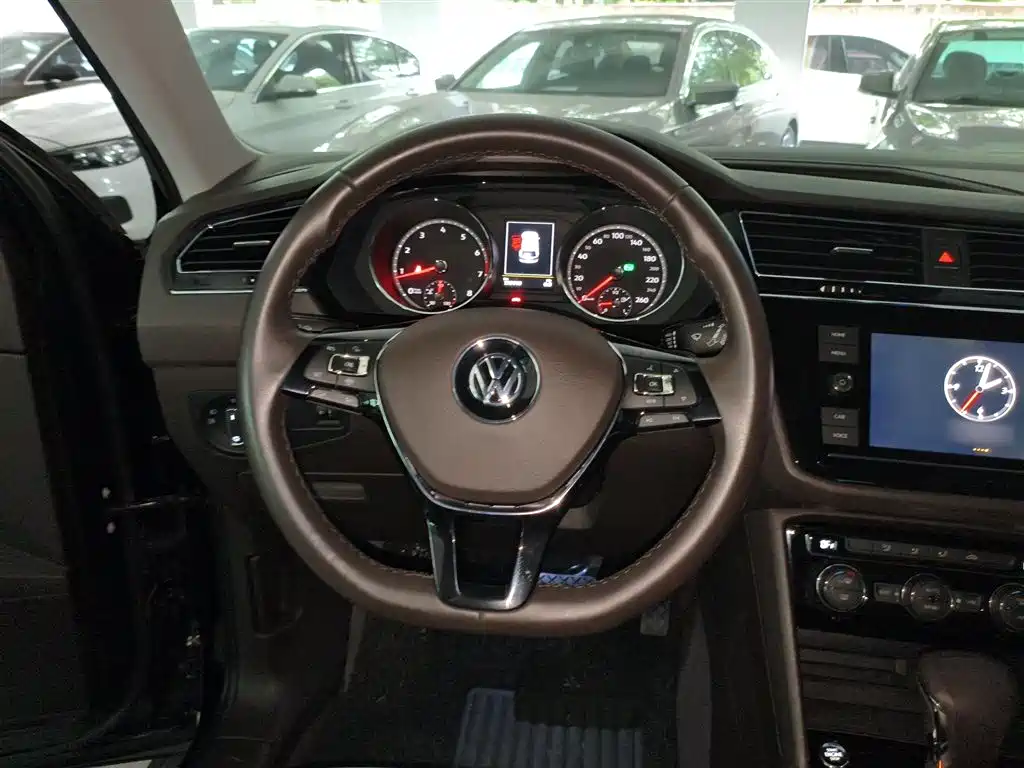 Tiguan L Facelift 330 TSI Auto 2 WD Comfort