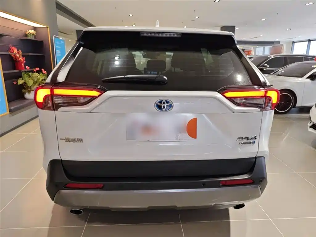 RAV4 Dual Engine 2.5 L E-CVT 2 WD Elite