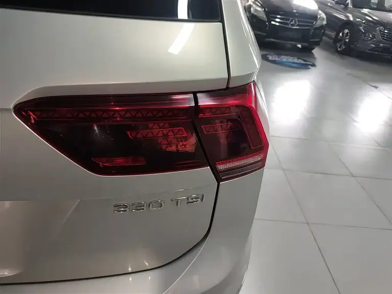 Volkswagen Tiguan L 330 TSI Auto 2 WD R-Line Flagship