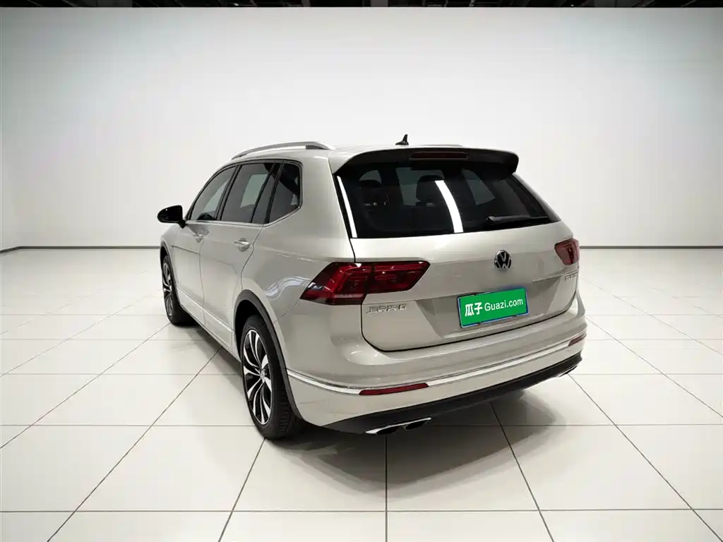 Tiguan L 330 TSI Auto 2 WD R-Line Flagship