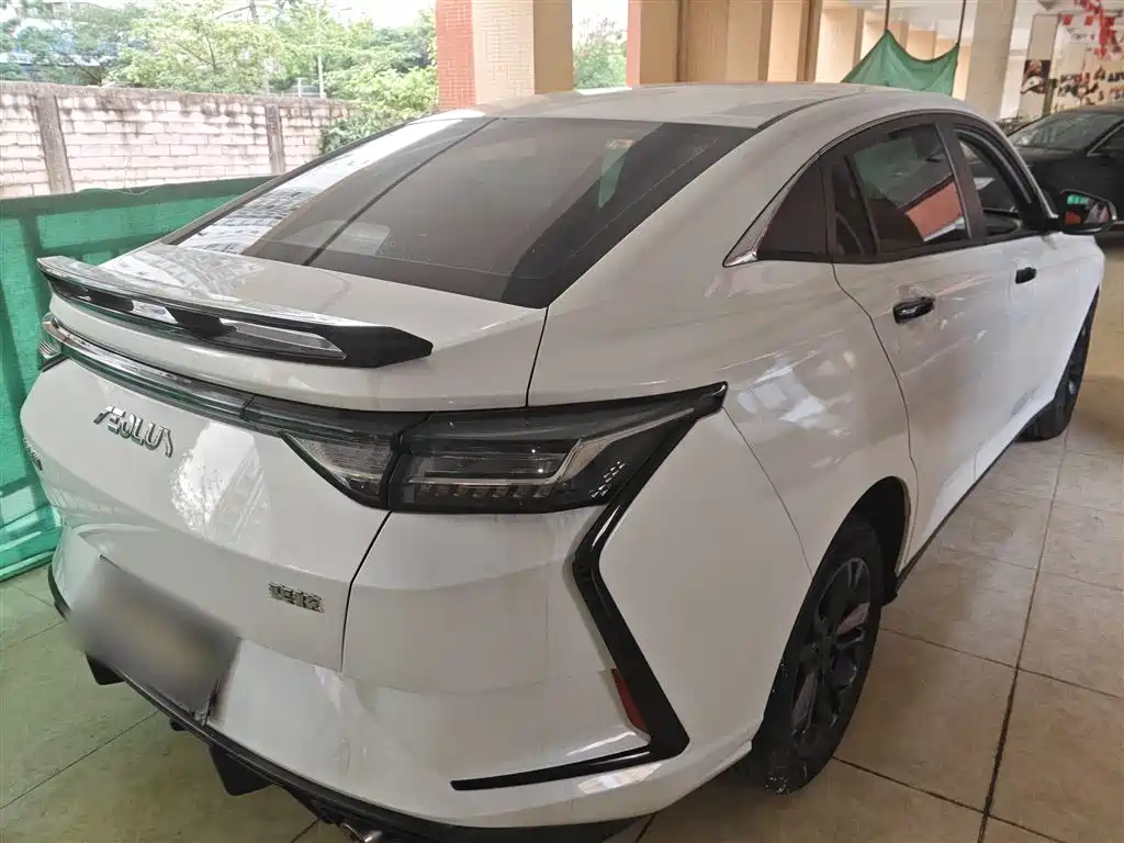 Yixuan Mach 1.5 L Auto Wind Chaser
