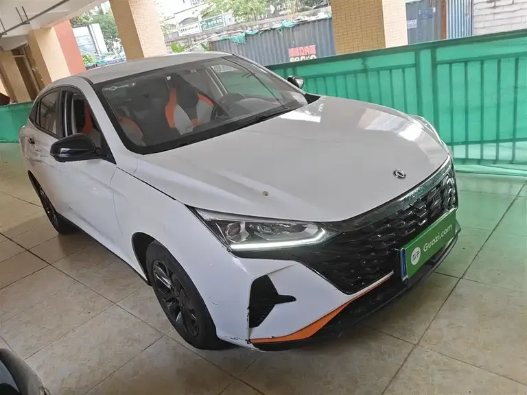 Dongfeng Yixuan Mach 1.5 L Auto Wind Chaser