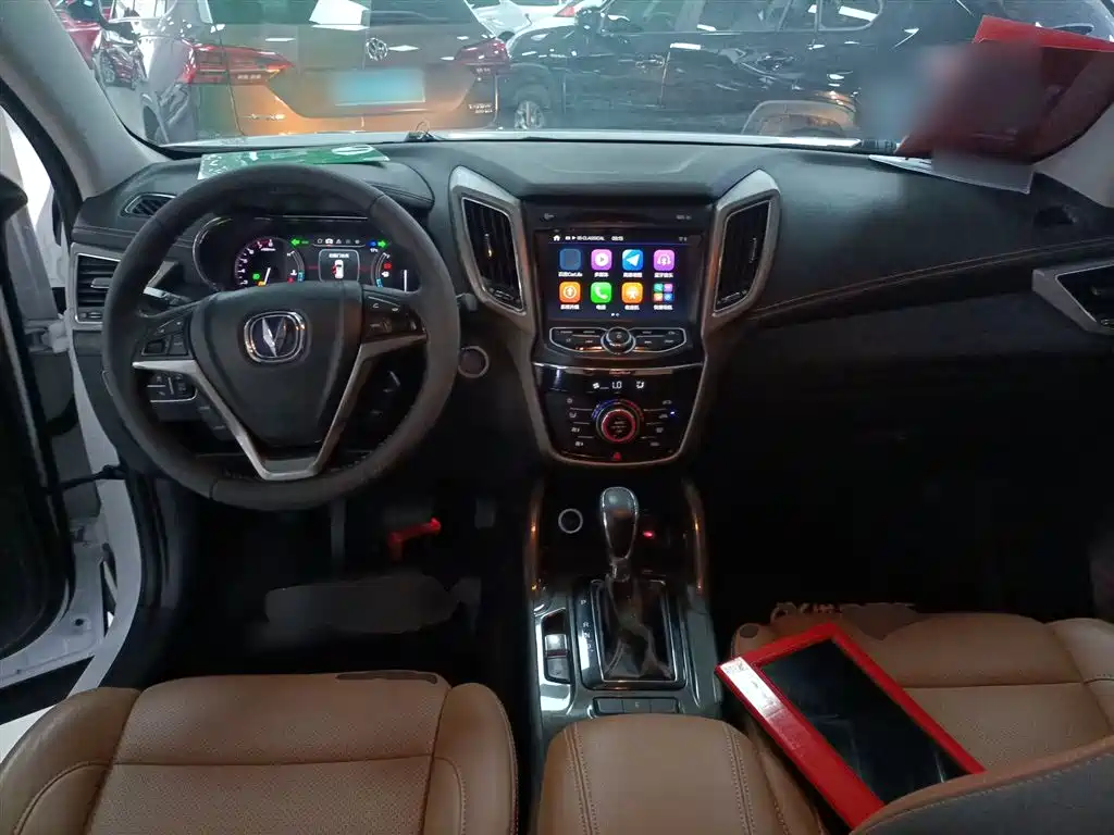 Changan CS75 长安CS75 2017款 尚酷版 1.8 T 自动四驱精英型