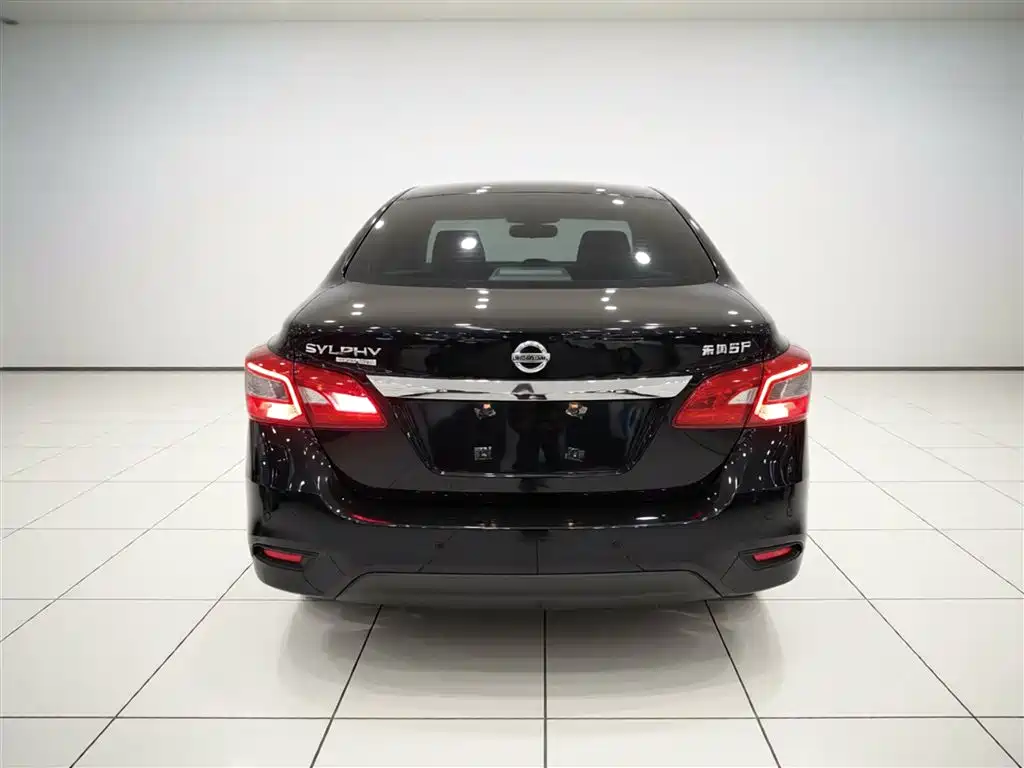 Sylphy Classic 1.6 XE CVT Comfort