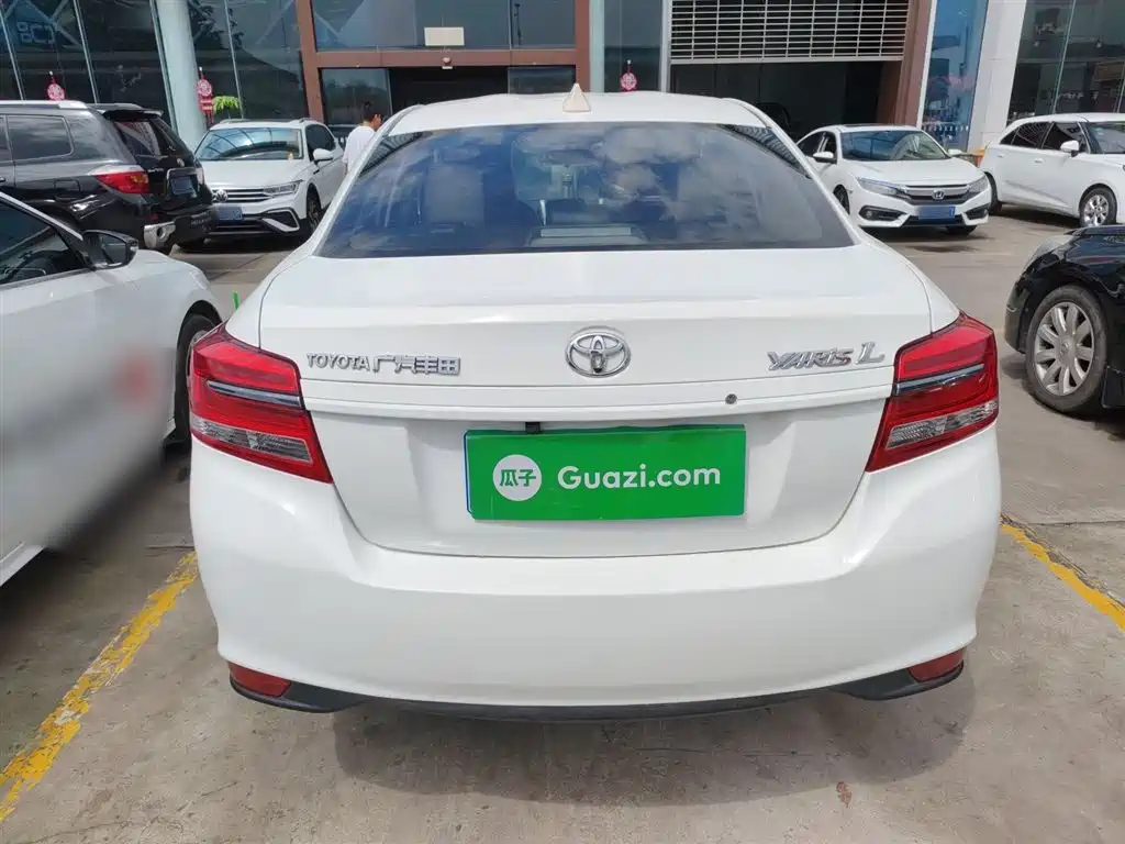 YARiS L Zhixiang 1.5 E CVT Charm Motion CN-VI
