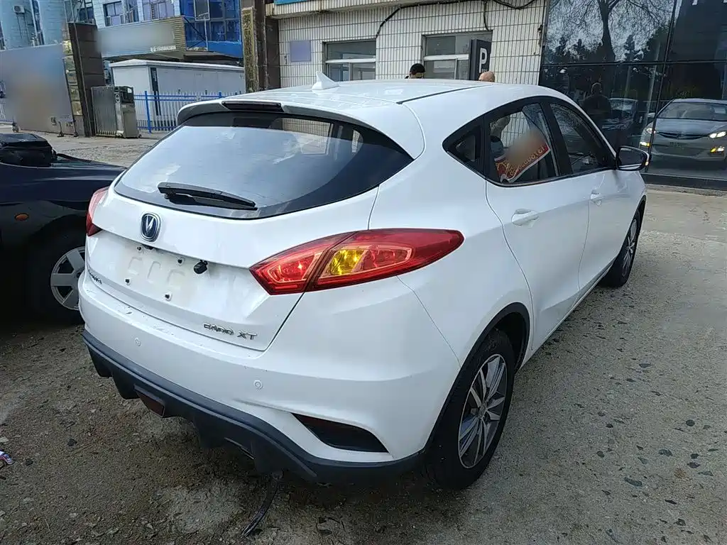 Eado XT 1.6 L Manual Handsome Cool CN-V