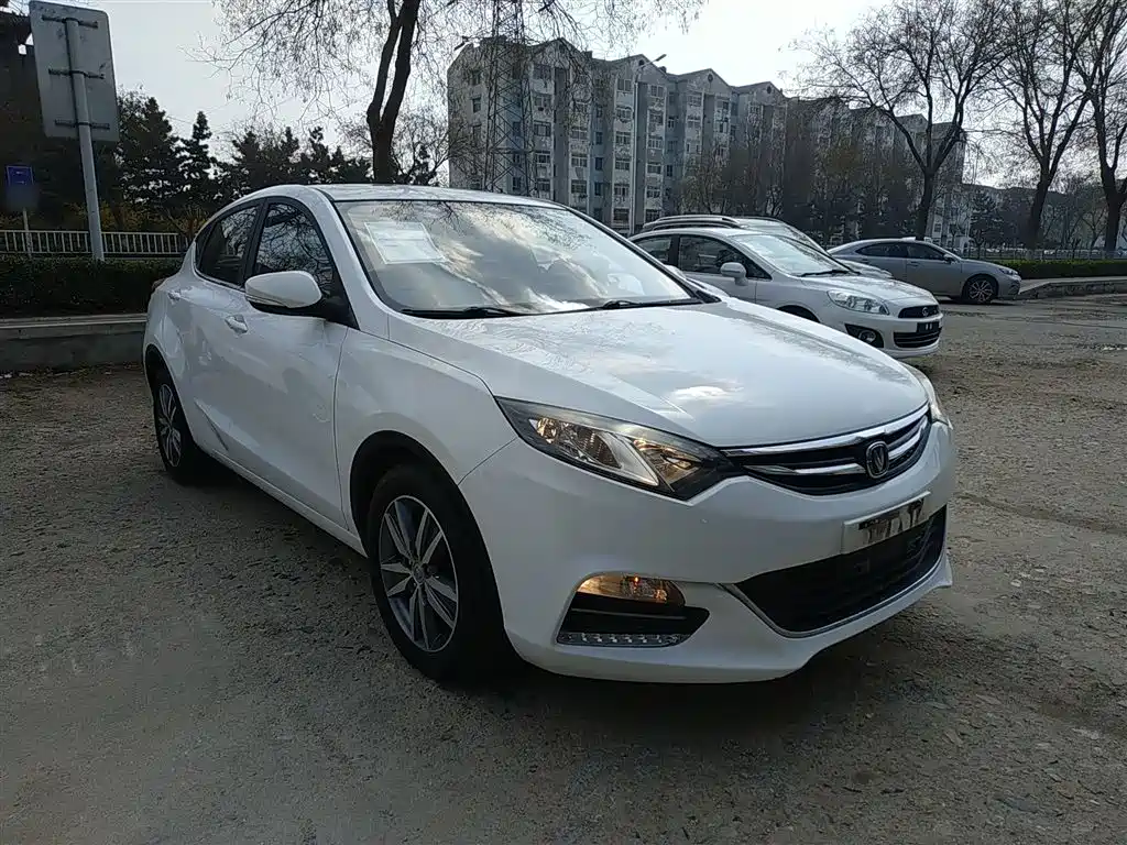 Eado XT 1.6 L Manual Handsome Cool CN-V