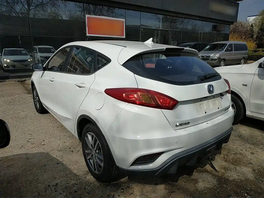Eado XT 1.6 L Manual Handsome Cool CN-V