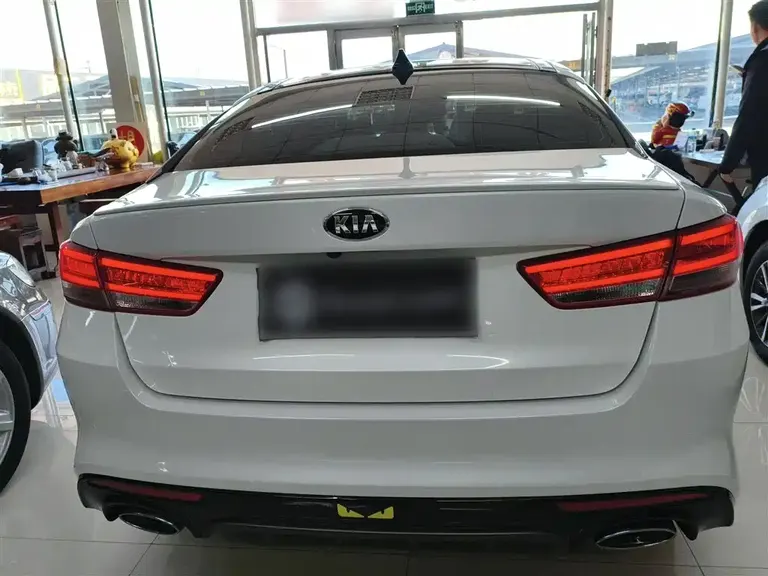 Kia K5 1.6 T Auto LUX