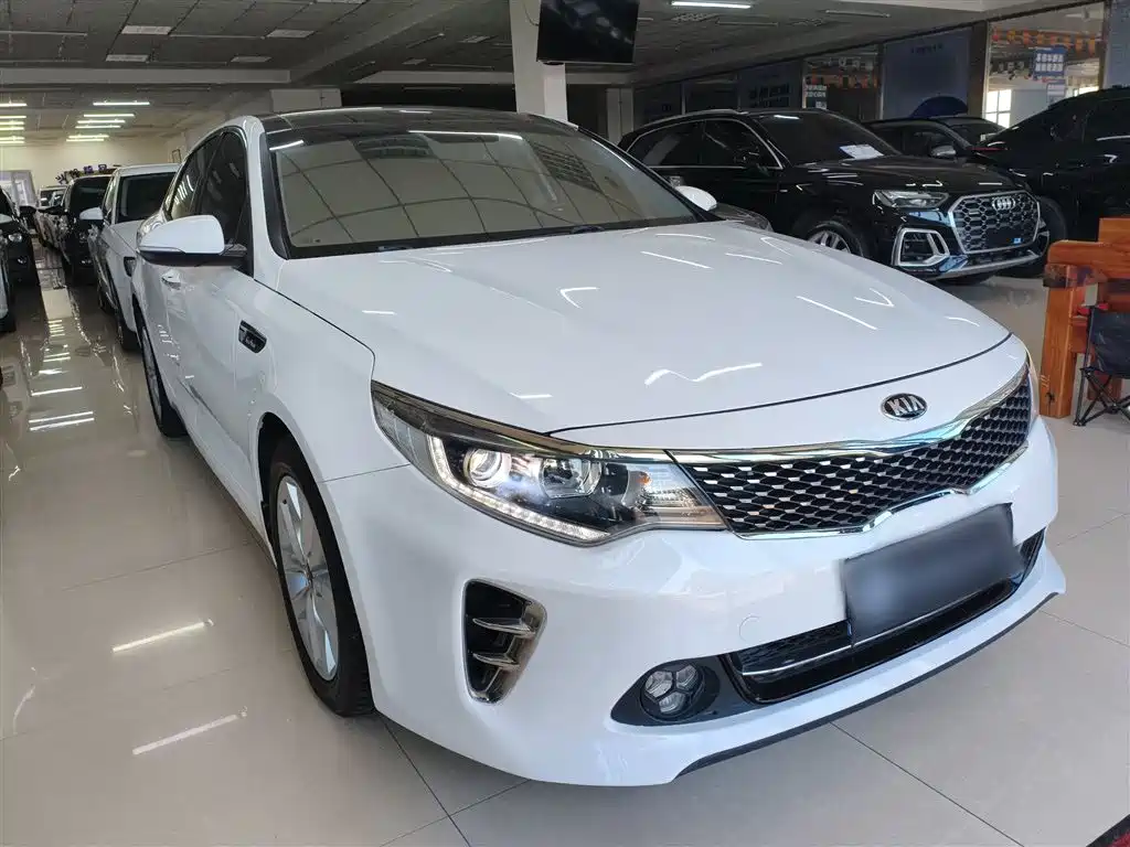 Kia K5 1.6 T Auto LUX