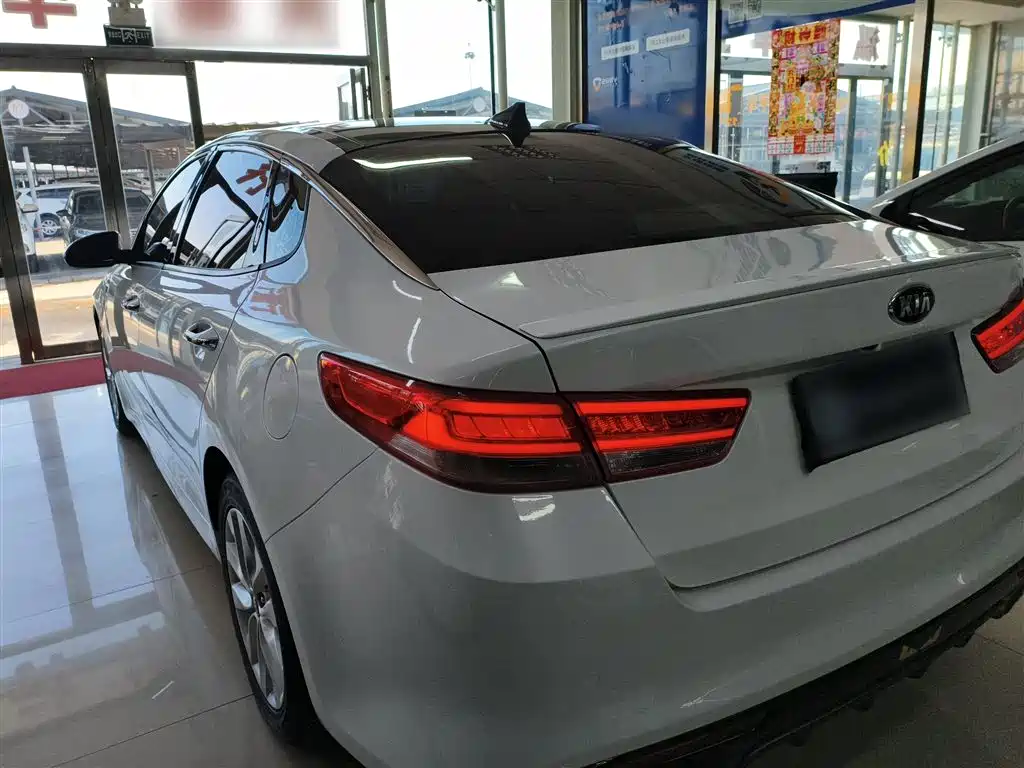 Kia K5 1.6 T Auto LUX