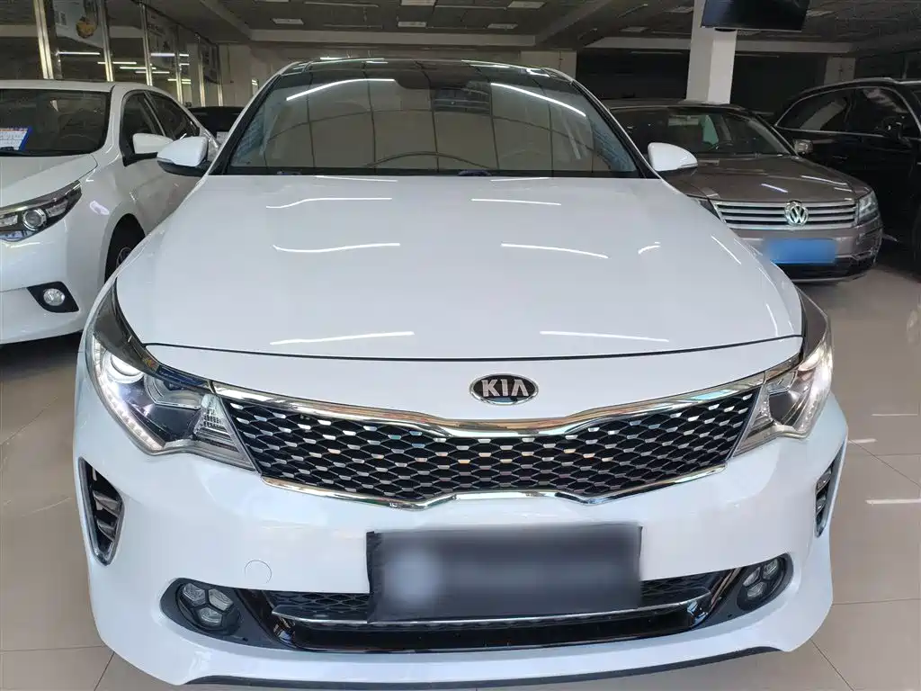 Kia K5 1.6 T Auto LUX