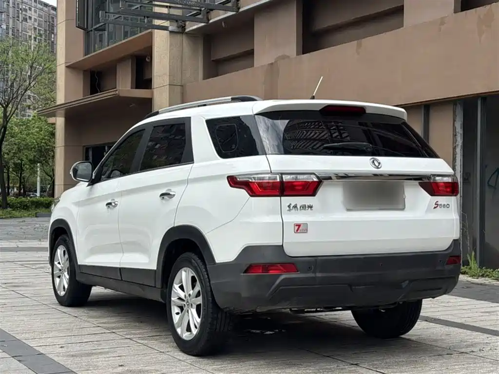 Fengguang S560 风光S560 2018款 1.8 L CVT精英型 5座