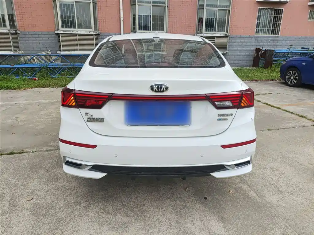 Kia K3 1.5 L CVT Smart Enjoyment Connected