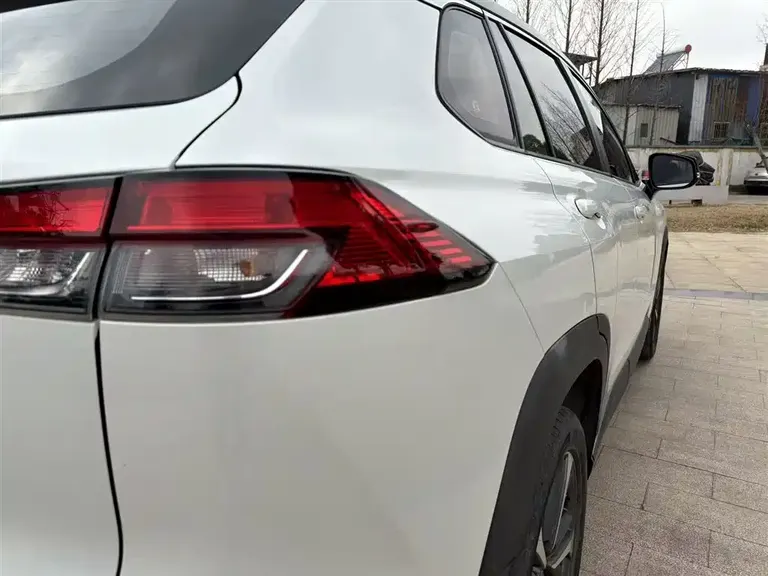 Toyota Frontlander 2.0 L CVT Luxury PLUS