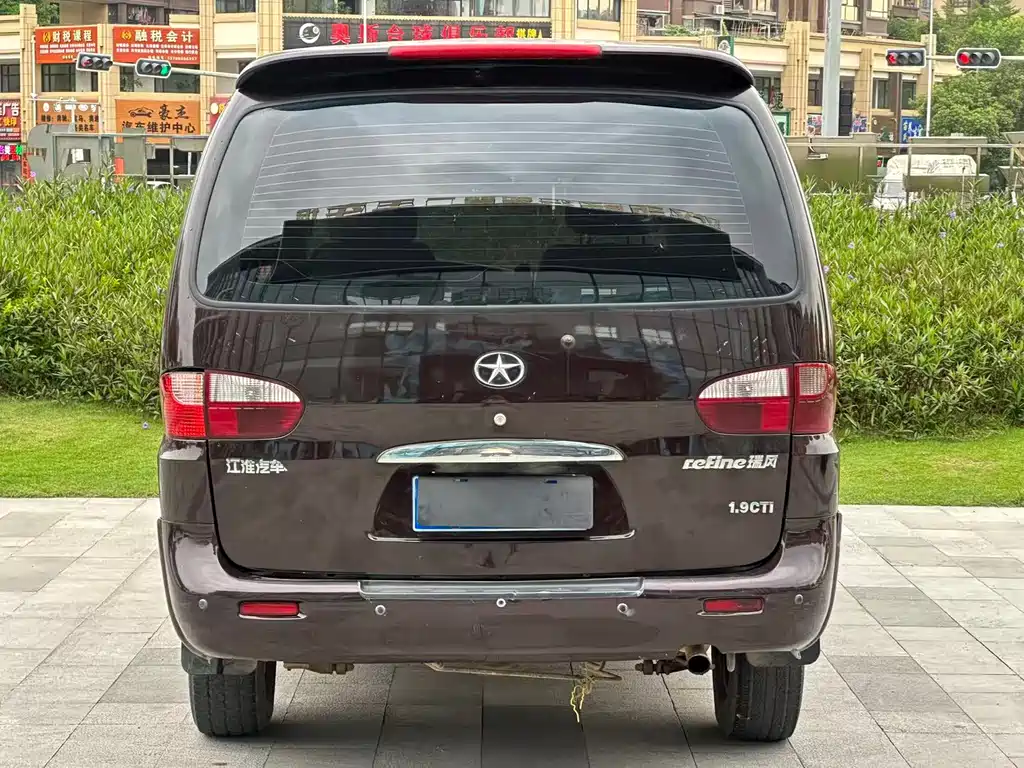 Refine 1.9 T Shuttle LWB Comfort HFC4 DB1-2 C