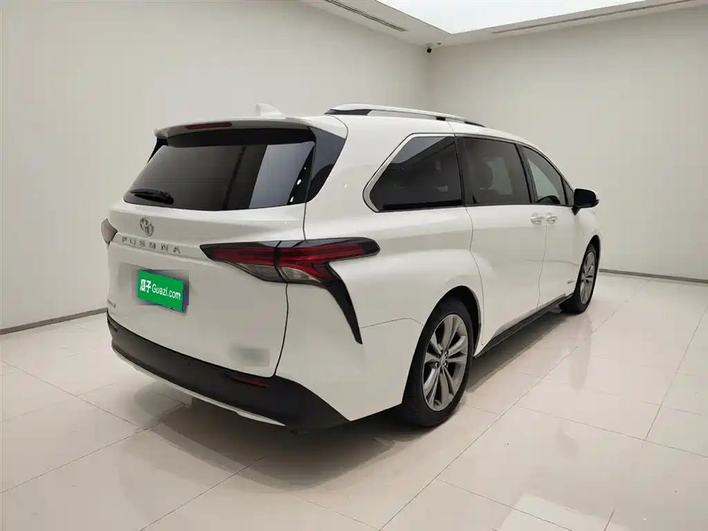 Sienna 2.5 L Hybrid Platinum