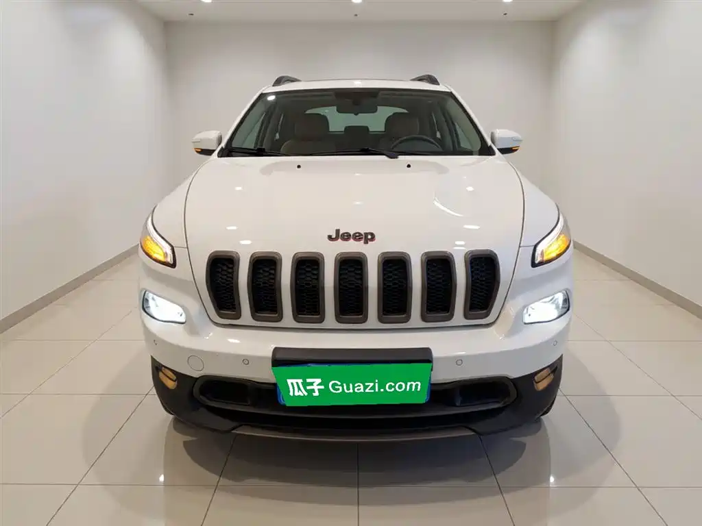 Cherokee 自由光 2016款 2.4 L 75周年致敬版
