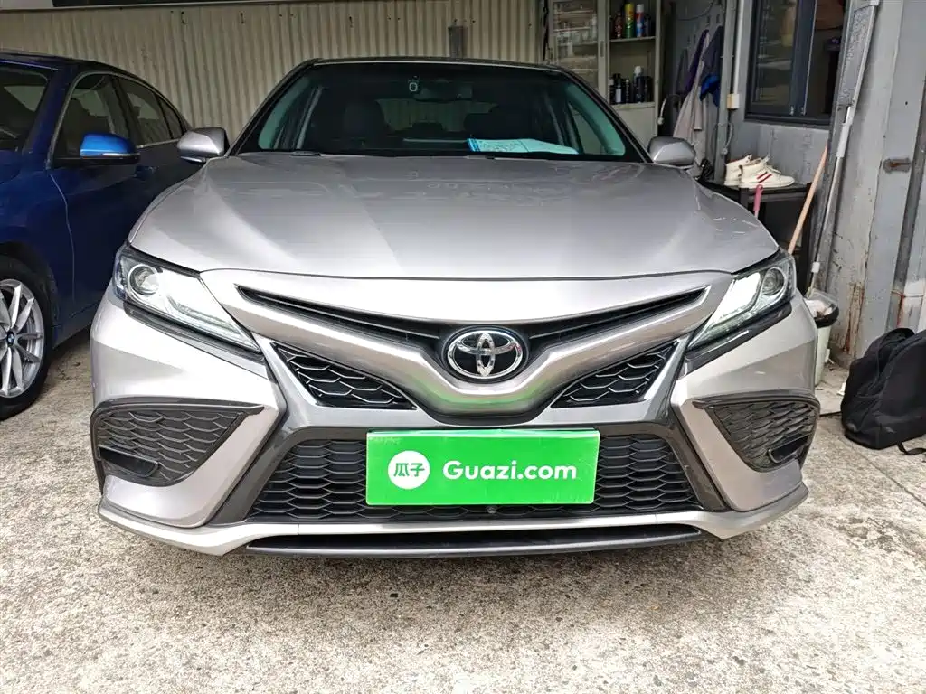 Camry 2.5 S Sharp Style