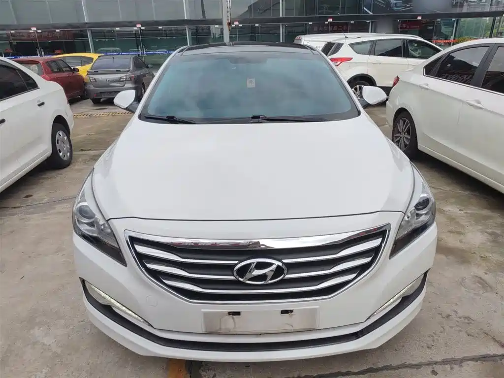 Mistra 1.8 L Auto Distinguished DLX