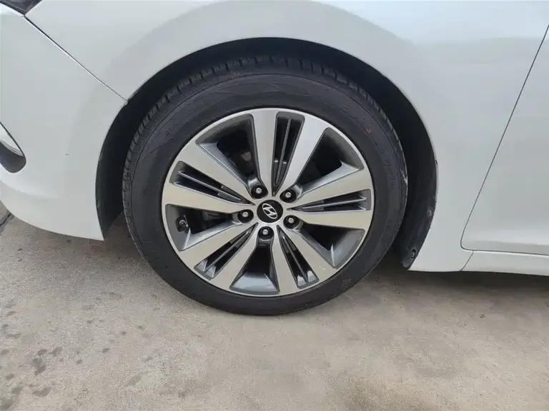 Hyundai Mistra 1.8 L Auto Distinguished DLX