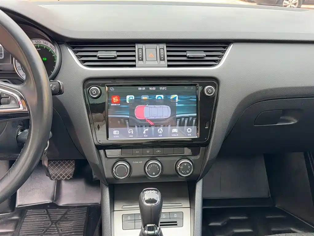 Octavia TSI280 DSG Luxury