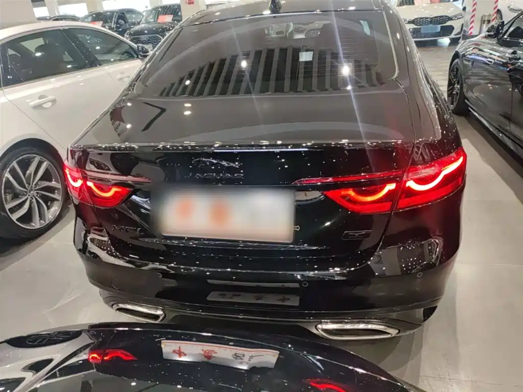Jaguar XFL 捷豹XFL 2025款 2.0 T P300 四驱90周年典藏版