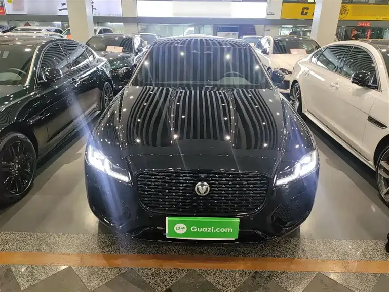 Jaguar XFL 捷豹XFL 2025款 2.0 T P300 四驱90周年典藏版