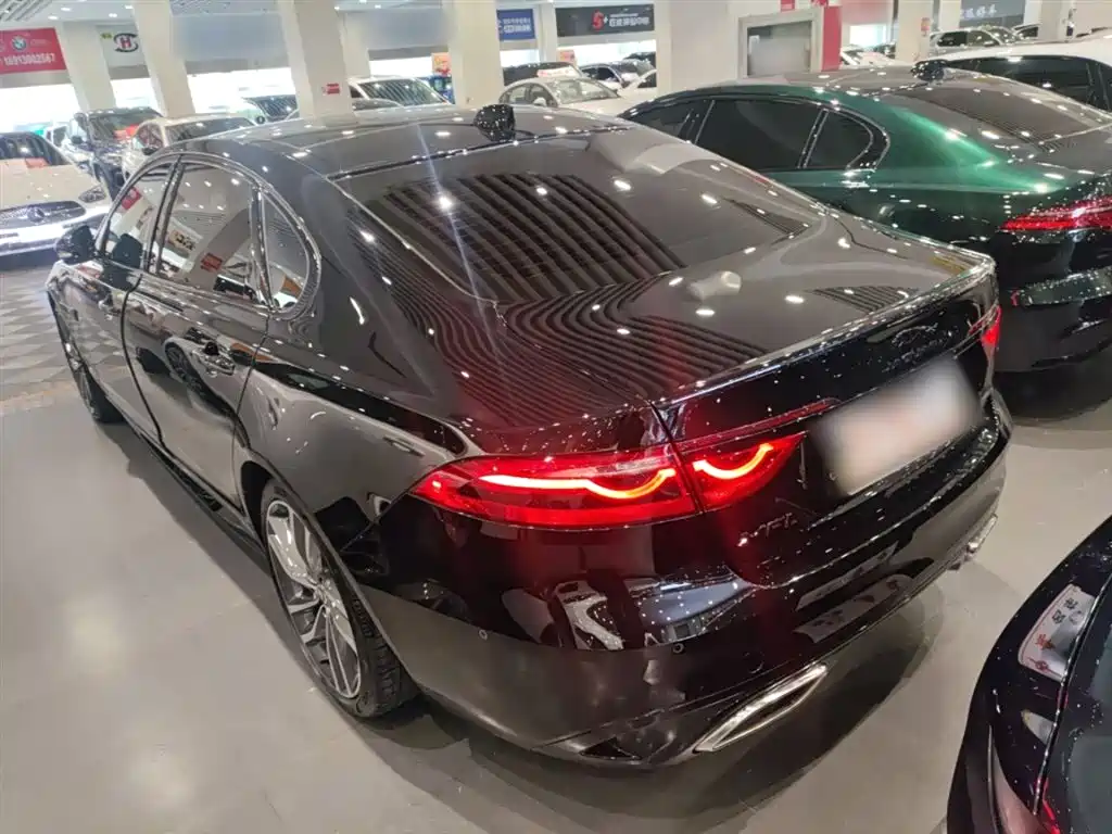 Jaguar XFL 捷豹XFL 2025款 2.0 T P300 四驱90周年典藏版