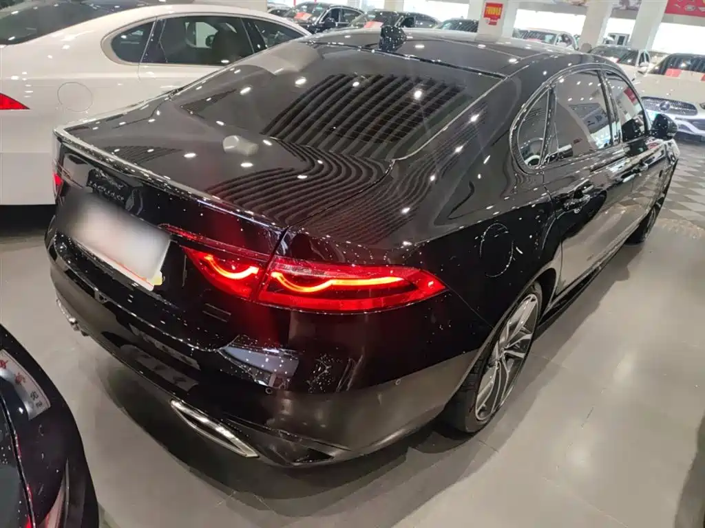 Jaguar XFL 捷豹XFL 2025款 2.0 T P300 四驱90周年典藏版