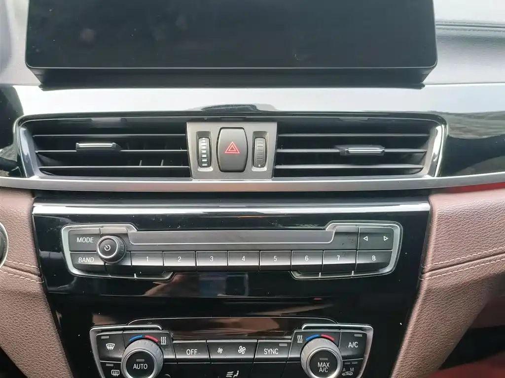 BMW X2 sDrive25 i Leading M Sport Package