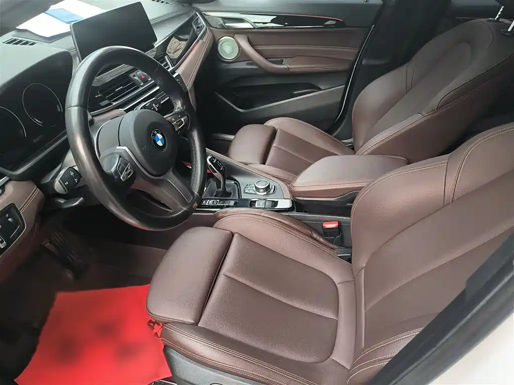 BMW X2 sDrive25 i Leading M Sport Package
